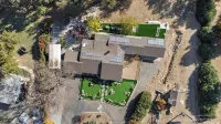 Modern Riverfront Estate 4,000 sqft, Mini Golf Arcade Games 2.5 Acre Flat Land Hotel in zona Lakes Trail in Sequoia National Park