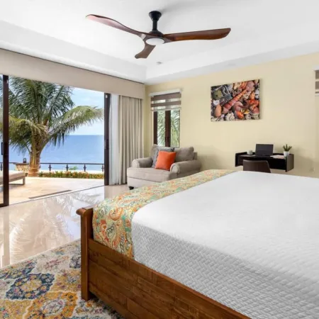 Breathtaking Oceanfront Luxe Villa in Tower Isle Jacuzzi Pool Fully Staffed