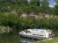 BEAUTIFUL QUERCYNOISE RESIDENCE with breathtaking views of the Lot and St Cirq Lapopie