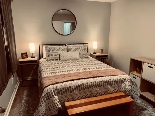 Cozy Apartment w/ Air Conditioning, Smart TV, Covered Parking