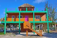 Waterfront 2 BR/ 2 bath POOL home w/ Stunning Ocean Views!! No Cleaning Fees! Hotel a Caye Caulker