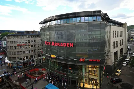 Beautiful and Spacious 4-room Apt in Wupper City Center With Kitchen, Free Wifi