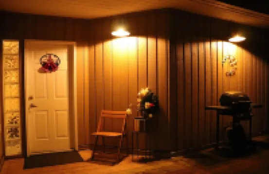 Cozy Home with Ocean and Mountain views. Family sized wth game room and deck