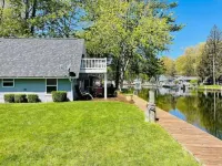 Adorable Gun Lake Cottage