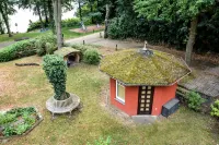 1 room apartment directly on the Schwielowsee with bathing access and garden Hotels in 