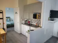 Newly renovated apartment in manor house, very close to town center