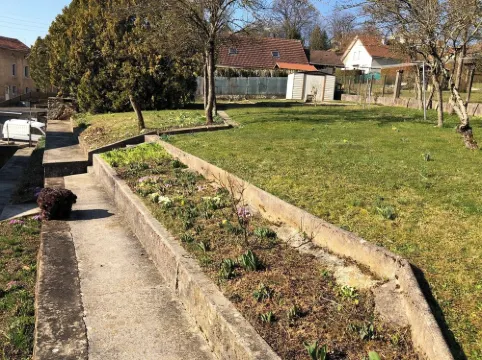 Cosy apartment, close to all amenities yet in a quiet location