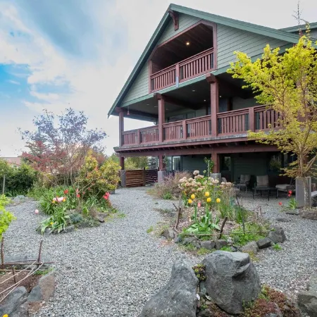 Large west coast home near the seaside