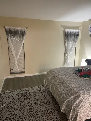 GORGEOUS 1/1 CONDO