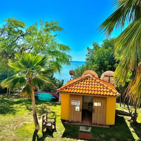 2-BR Modern Oceanfront APT. Pool - 5 min from Playa Sucia & Lighthouse Отели в г. Бокерон