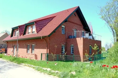 Beautiful vacation apartment (1) on the north beach with WiFi for up to 4 people from 9 € pP Hotels in Putgarten