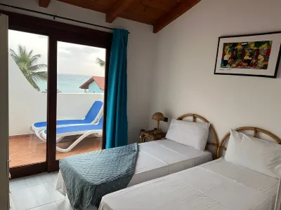 Apt71 Porto Antigo 2 Two Bed Penthouse with Shared Pool and Panaromic Sea Views. فنادق في 