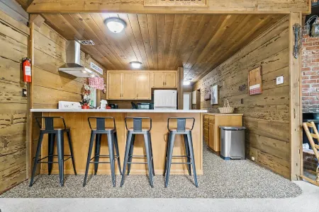 Shaver Wood Forrest-Smokey Tree