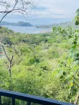 Bungalow, floor 2, Ocean View, sleeps 4, king-size bed,10 min from Curu Nat Park