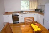 Lyas Holiday Home - 20 metres from a stunning beach