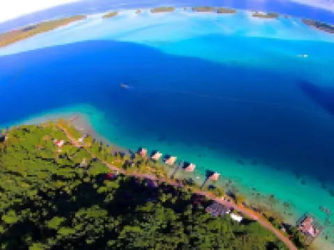 Over Water Hideaway in Bora Bora! Marlon's World Famous Over Water Hideaway!! Hoteles en Bora Bora