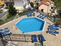 Stunning, fully refurbished apartment in small, exclusive complex with pool Hotels in Muo