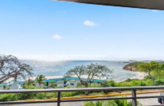 Ocean View, Spacious Condo next to Pool