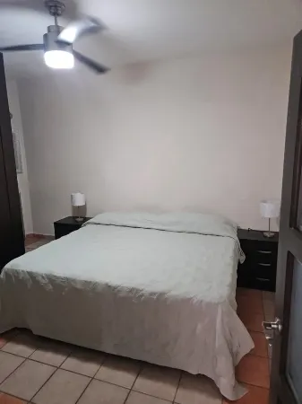 Beautiful Bay Views, close to Town Center, Dining and  Beach