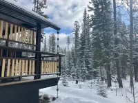 Cozy Fireside Cottage - The Rock