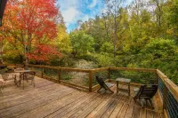 Private Historic Farmhouse Cabin on 30 acres 15 minutes from Asheville