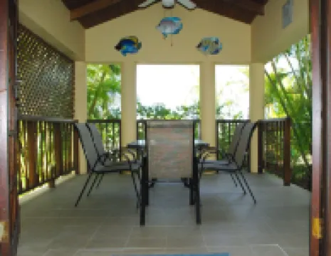 SUMMER SALE Stunning 3 Bed Child Friendly Villa, Private Pool. St James, Hotels in Prospect