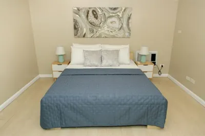 Spacious 2BR in BGC w/Fast Wi-Fi, Netflix & UHD TV