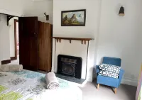 Spacious & Lively @Maori Hill--Trees, flowers & birds, Cosy and Comfortable Hotels in Maori Hill