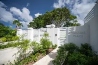 7 Minute walk to BEACH /Brand New Luxury Villa / Sleeps 10 Hotels in 