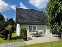Great detached house in a quiet, green location (by a grove) Hotels in Zehdenick