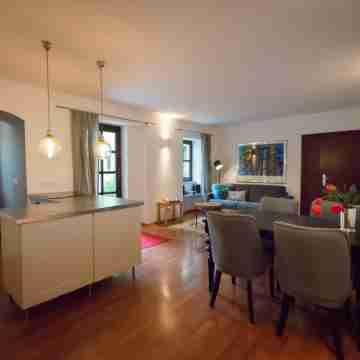 Newly Renovated! Perfect home away in Munich. Others