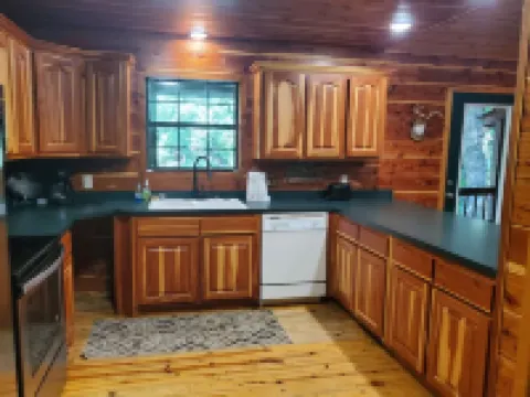 Cozy riverfront cabin! Great fishing & fun for the whole family.