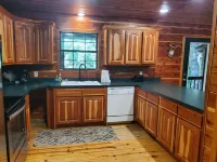 Cozy riverfront cabin! Great fishing & fun for the whole family.