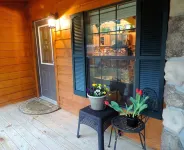 MegaCabin on a 40-Acre Wildlife Preserve, Exotic Animal Sanctuary  & Horse Ranch