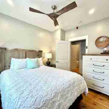 Downtown Condo on Thames Street Rooms