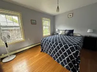 Captain's Quarters 1Br Apartment. Walk to Everything.