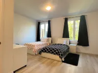 Cheerful 2 bedroom house in a quiet neighborhood. Hotel a Fonthill