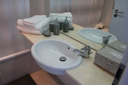 T0 Studio Sunset Sea View (2 adults + 1 child) Отели в г. Консейсан