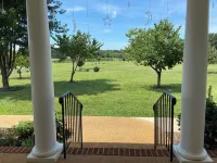 Escape to Nature: Exquisite Retreat Perfect for Gatherings near Charlottesville