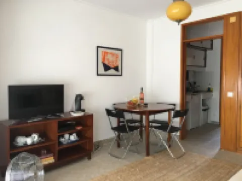 Comfortable, sunny & cozy near the beach and close to Lisbon