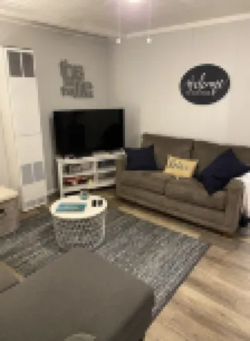 Cute, cozy, updated cottage just steps from gorgeous Houghton Lake