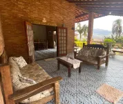 Heated Pool, Waterfall, 4 Bedrooms, 120km from SP, near Monte Verde
