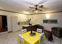 Mel's Cozy family Cottage