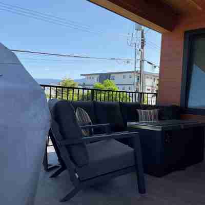 New 2 bedroom carriage house, a block from the Okanogan lake, close to downtown. Others