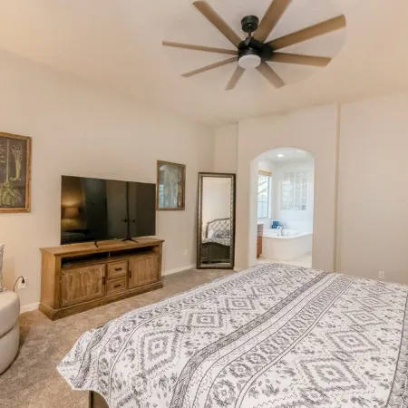 The Good Life in Goodyear.Pool.spa.Golf.Pool table minutes to ballfields/Stadium