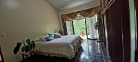 The Jungle House .only 5 minuts the Beach