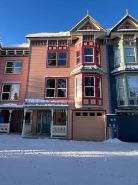 Snowgums, 3 bedroom 3 bathroom townhome, renovated kitchen and secure garage