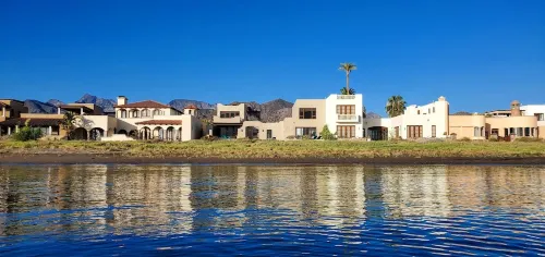 Large Luxury Beachfront Villa with Pool, Paddleboards, Golf Carts- Family Ready!