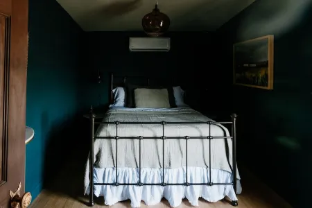 Historic Downtown Apt w/Rooftop Patio