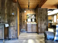 Charming Family Ski Chalet Less Than 5 minutes Drive to Okemo/Jackson Gore
